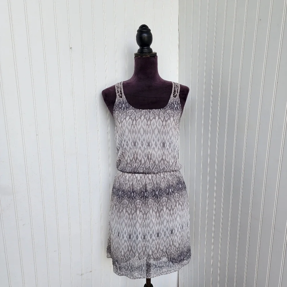 EXPRESS Sleeveless Gray Layered Dress Laced Neckline Elastic Waist Sz XS